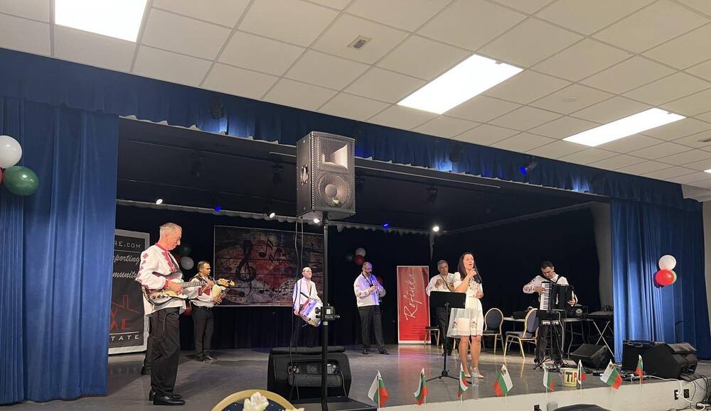 Фолклорният фестивал „Традиция“, посветен на Деня на българските народни будители, се състоя на 8 ноември в Бостън, САЩ