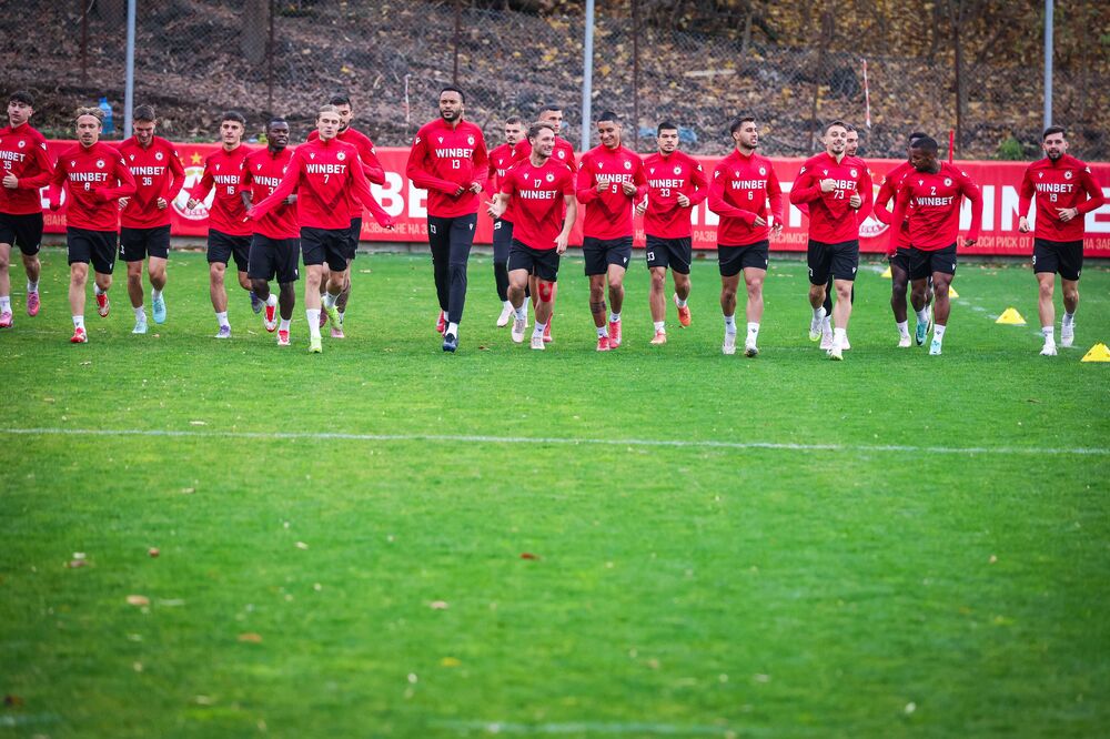 ЦСКА тренира с група от 23 футболисти