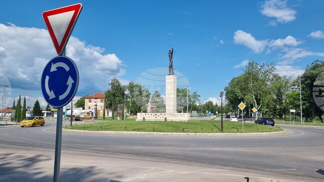 Нови кръгови кръстовища и по-висока разрешена скорост по околовръстните шосета на Ямбол предвижда проект на генерален план за движението