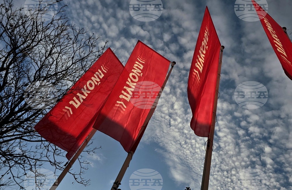 Великобритания удължи до 13 август лиценза за българските дъщерни дружества на "Лукойл"