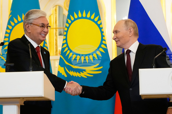 Путин подари четири амурски тигъра на Казахстан преди посещението си в страната