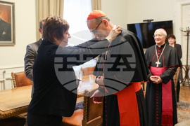 Българка академия на науките  - кардинал Пиербатиста Пицабала  - награждаване