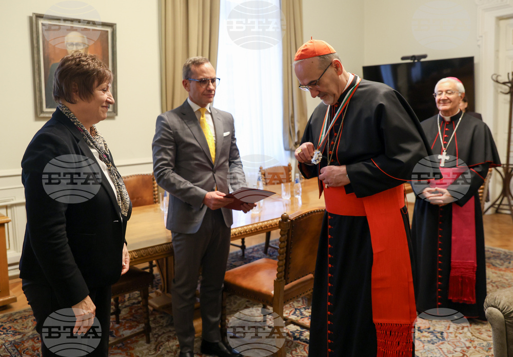 Българка академия на науките  - кардинал Пиербатиста Пицабала  - награждаване