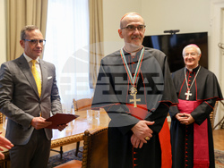Българка академия на науките  - кардинал Пиербатиста Пицабала  - награждаване