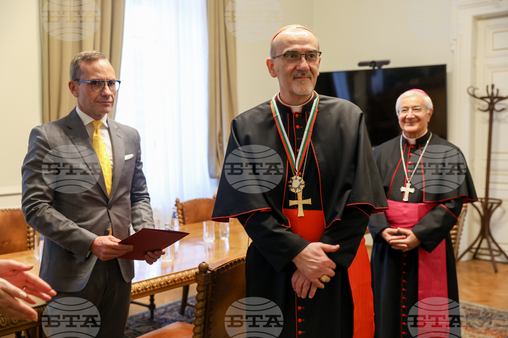 Българка академия на науките  - кардинал Пиербатиста Пицабала  - награждаване