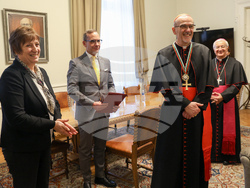 Българка академия на науките  - кардинал Пиербатиста Пицабала  - награждаване