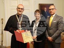 Българка академия на науките  - кардинал Пиербатиста Пицабала  - награждаване