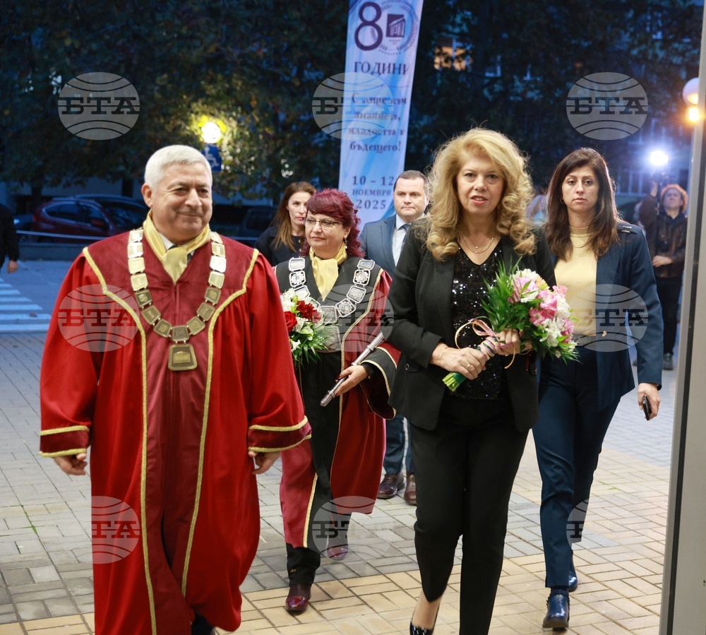 Русенският университет е с международен авторитет и се развива в тясна връзка с бизнеса, каза вицепрезидентът Илияна Йотова