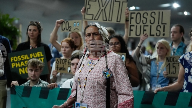 Протестиращи блокираха главния вход на сградата на климатичната конференция КОП30 в Бразилия
