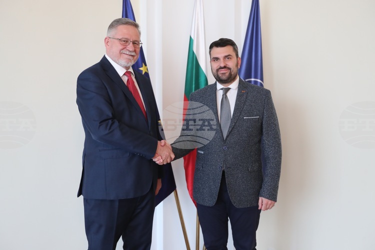 Bulgarian Foreign Minister Bids Farewell to Polish Ambassador
