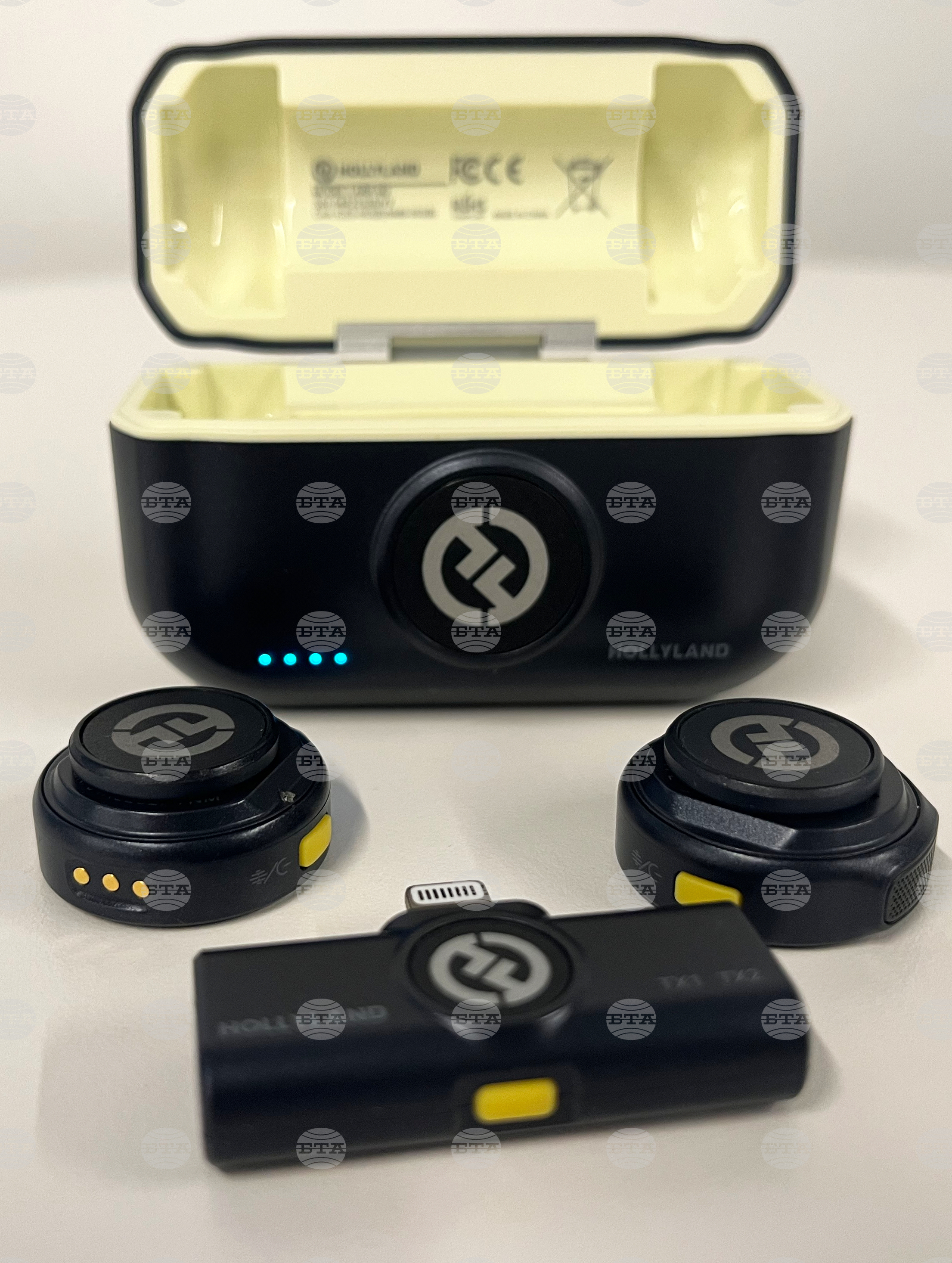 YE-Holiday Gift Guide-Tech