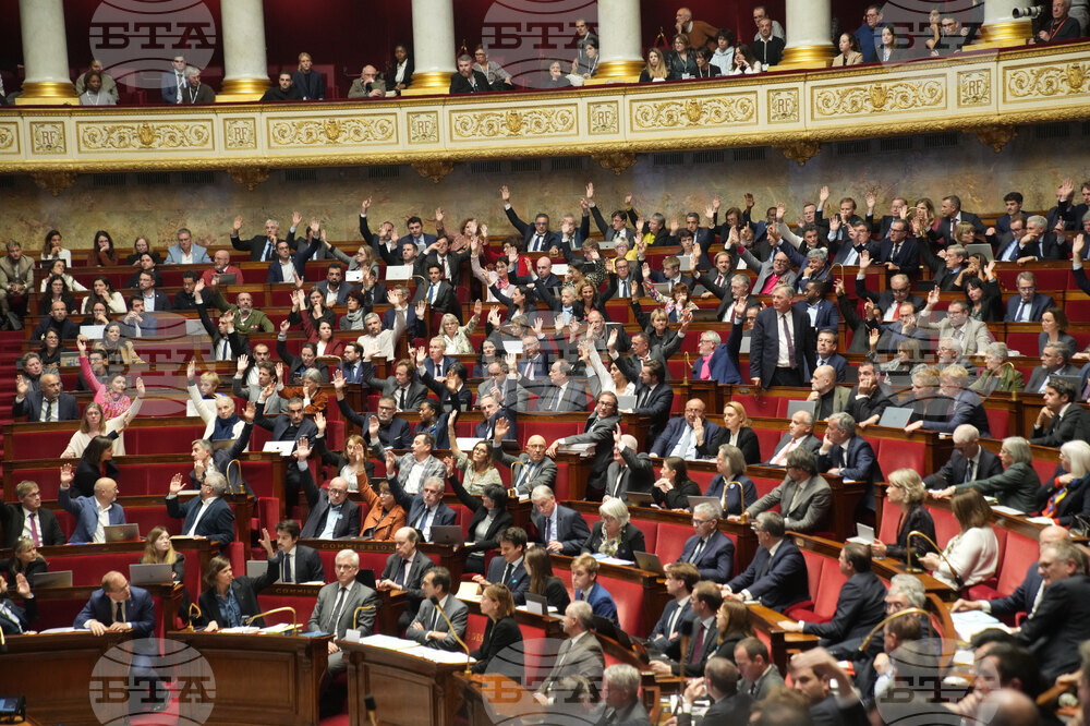 Националното събрание на Франция одобри със значително мнозинство спирането на пенсионната реформа