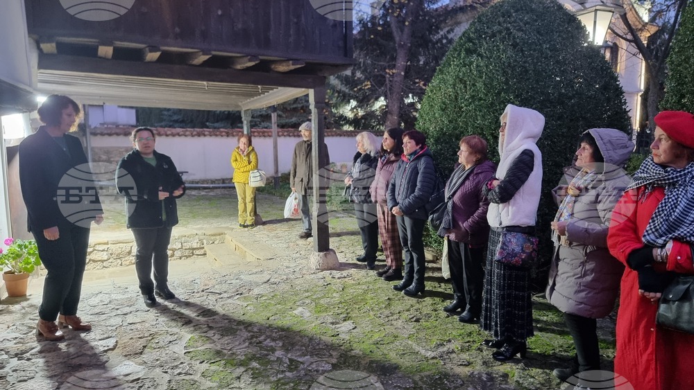 Добрич - „Изкуството да бъдеш жена - красота и стил през вековете“ - изложба