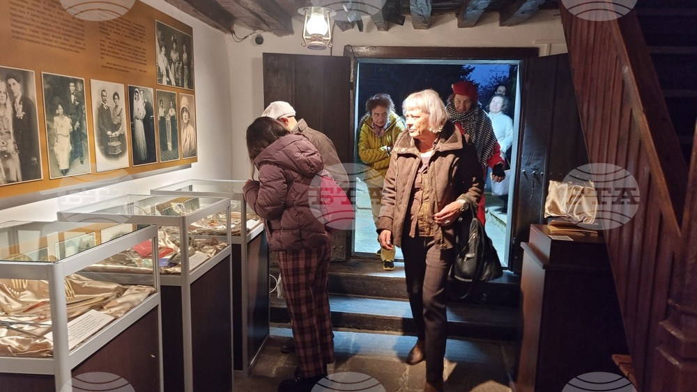 Добрич - „Изкуството да бъдеш жена - красота и стил през вековете“ - изложба