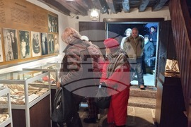 Добрич - „Изкуството да бъдеш жена - красота и стил през вековете“ - изложба