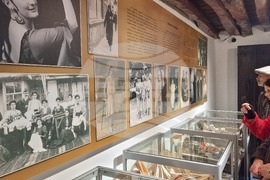 Добрич - „Изкуството да бъдеш жена - красота и стил през вековете“ - изложба