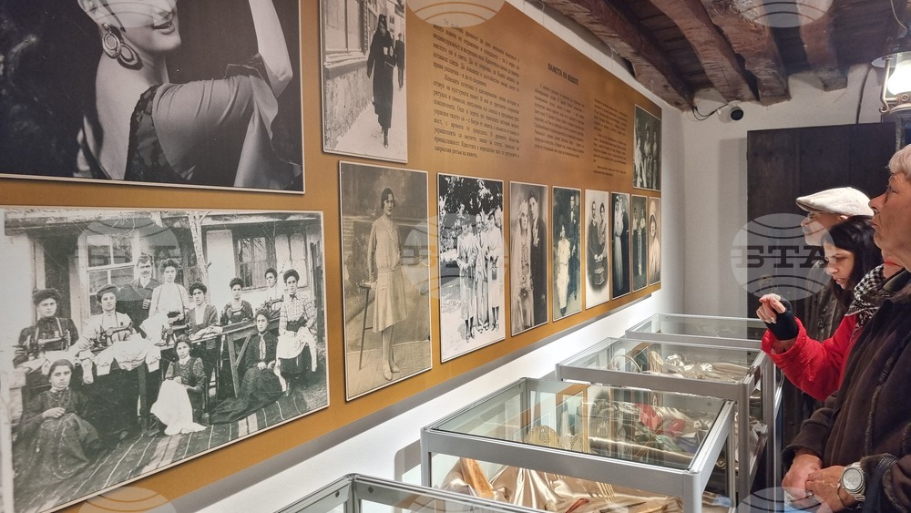 Добрич - „Изкуството да бъдеш жена - красота и стил през вековете“ - изложба