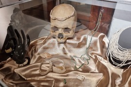 Добрич - „Изкуството да бъдеш жена - красота и стил през вековете“ - изложба