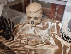 Добрич - „Изкуството да бъдеш жена - красота и стил през вековете“ - изложба