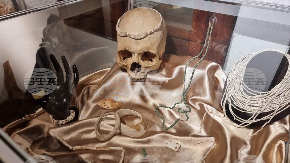 Добрич - „Изкуството да бъдеш жена - красота и стил през вековете“ - изложба