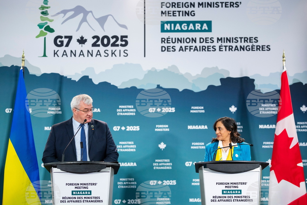 CORRECTION Canada G7