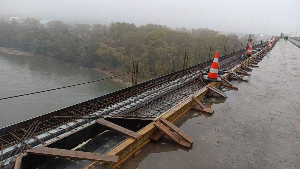 Изработени са 693 стоманобетонни панела за ремонта на Дунав мост, съобщиха от АПИ