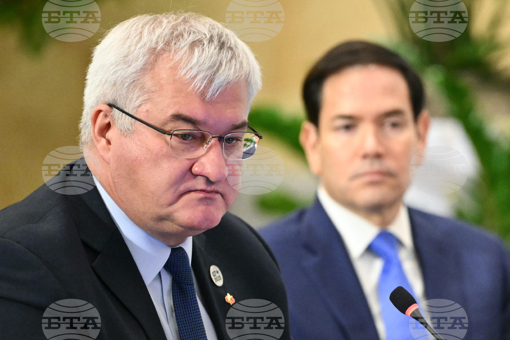 CORRECTION Canada G7