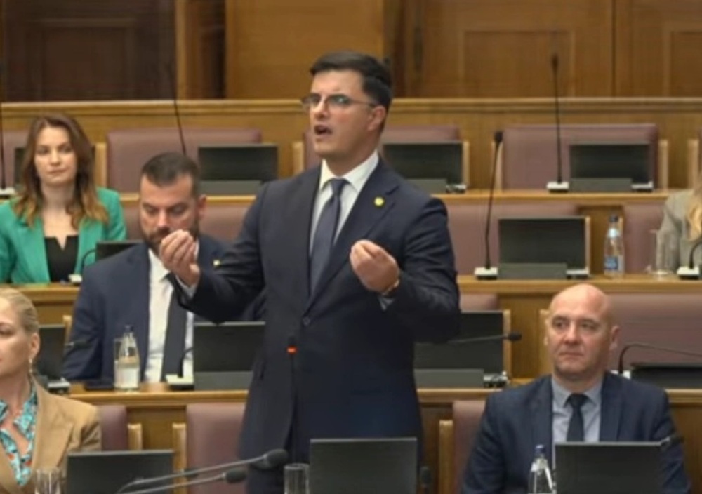 МИНА: 97 995 са чужденците с разрешение за пребиваване в Черна гора, каза вътрешният министър Данило Шаранович