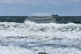 Варна - силен вятър - вълни