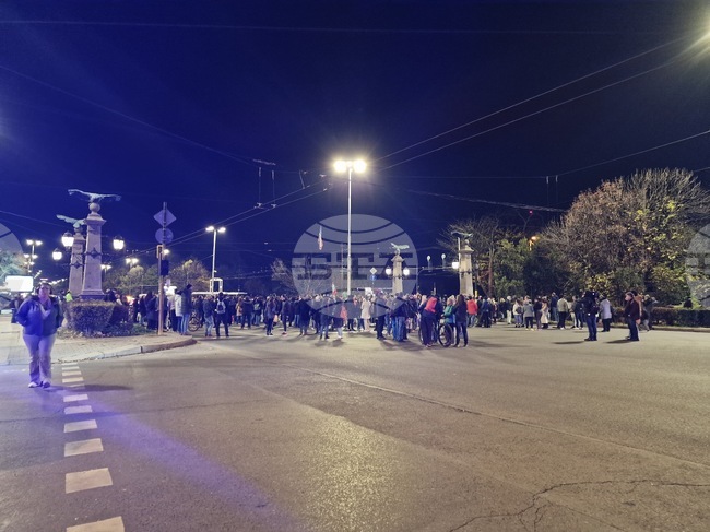 Протестът на инициатива „Правосъдие за всеки“ затвори за движение Орлов мост в София