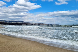 Варна - силен вятър - вълни