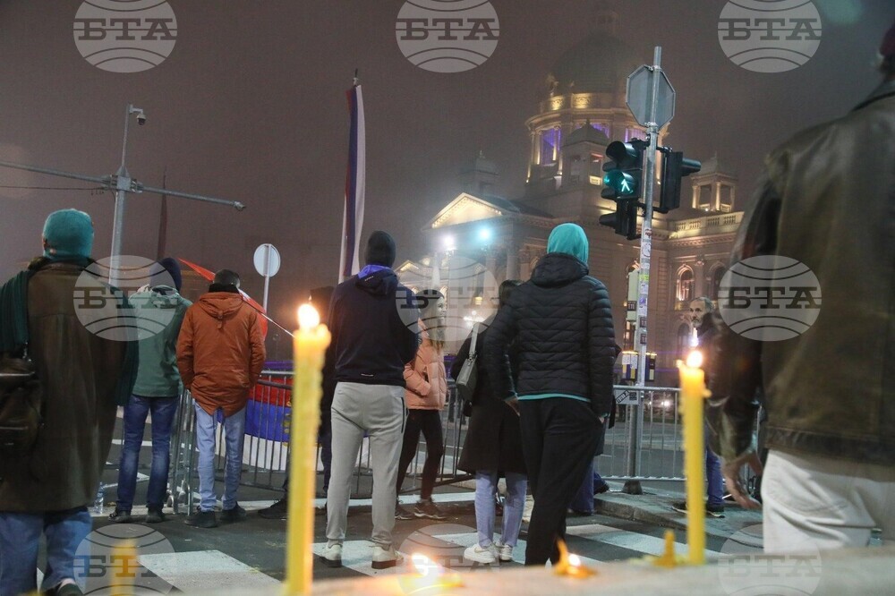 Диана Хърка, която обяви гладна стачка заради трагедията в Нови Сад, бе приета в частна болница в Белград 