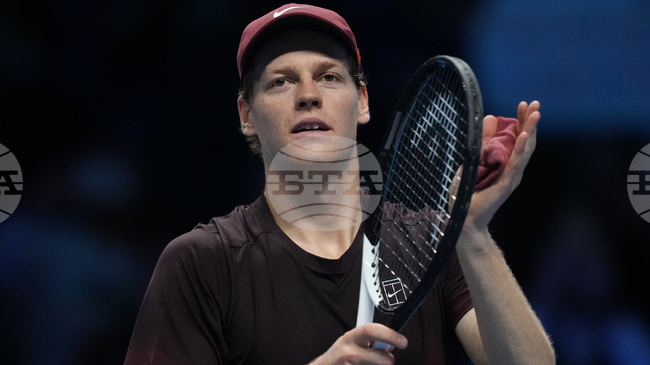 Яник Синер победи Александър Зверев за трети път в рамките на 17 дни и достига до полуфиналите на Финалния турнир на АТП в Торино