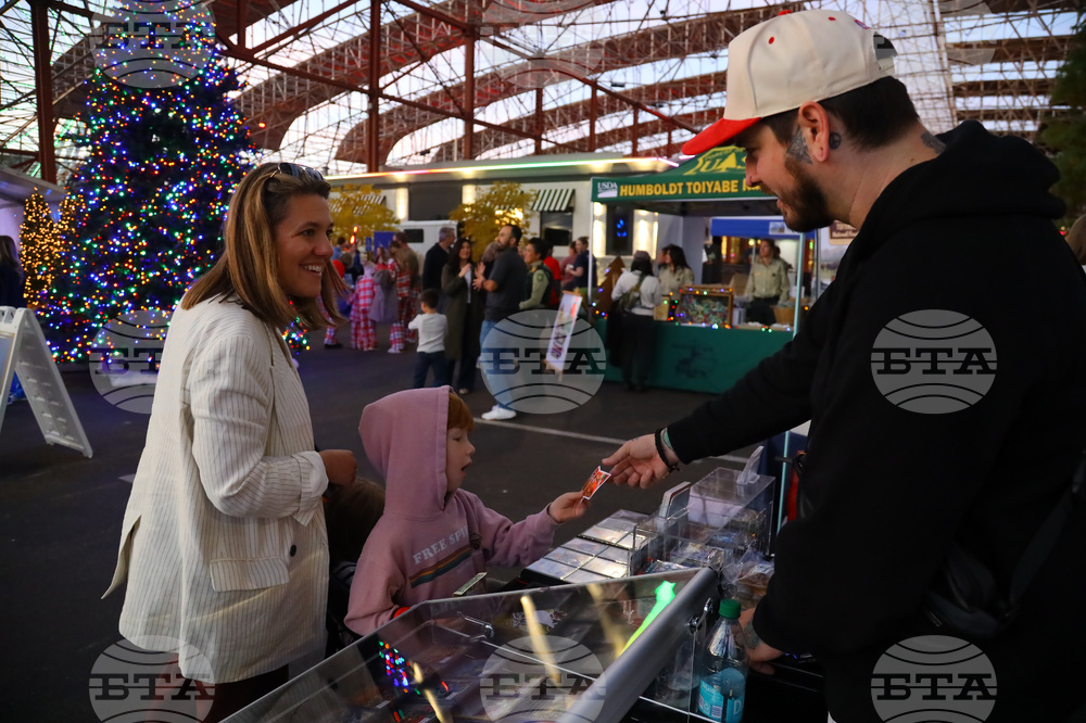 Verizon Business 2025 St. Louis U.S. Capitol Christmas Tree Stop