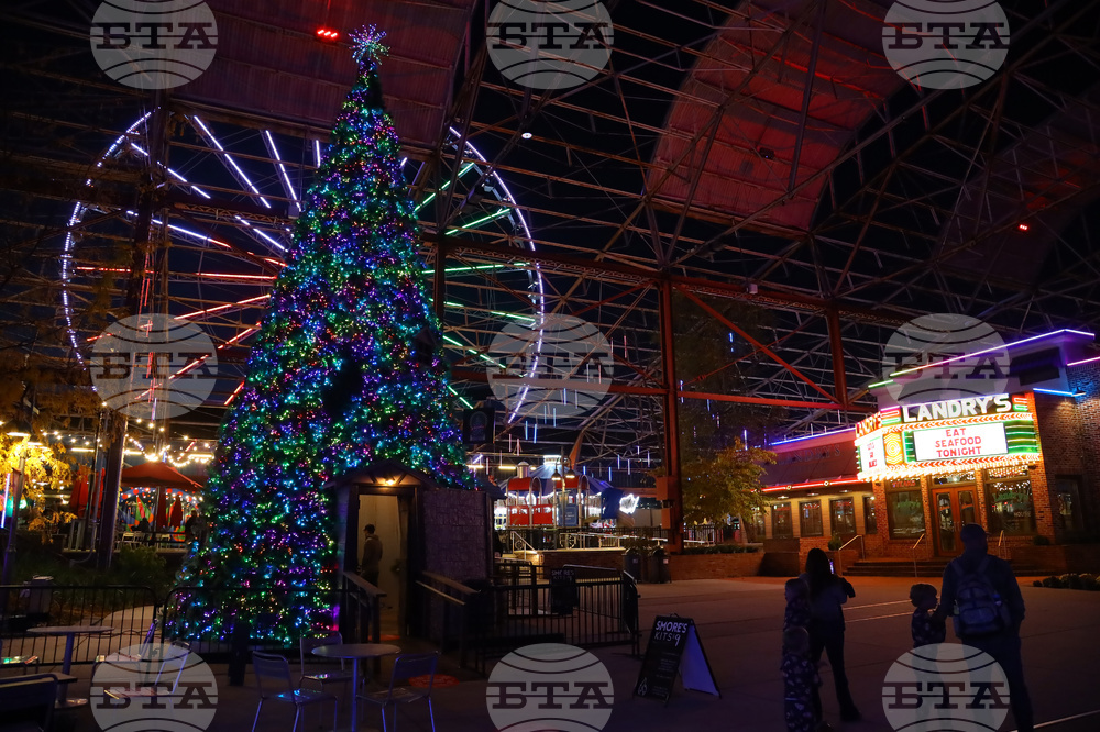Verizon Business 2025 St. Louis U.S. Capitol Christmas Tree Stop