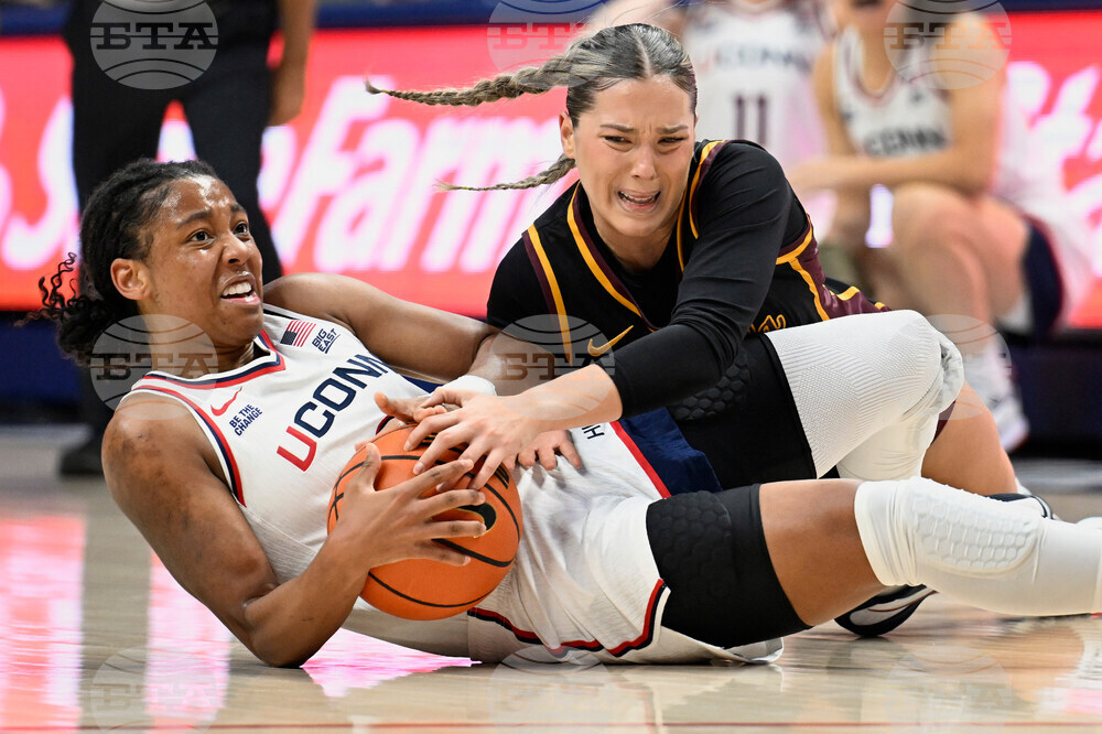 Loyola Chicago UConn Basketball