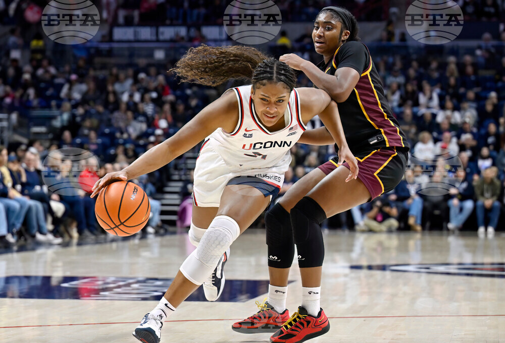 Loyola Chicago UConn Basketball