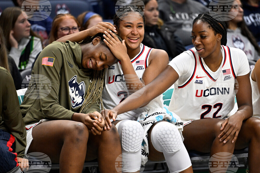 Loyola Chicago UConn Basketball