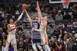 Hawks Kings Basketball