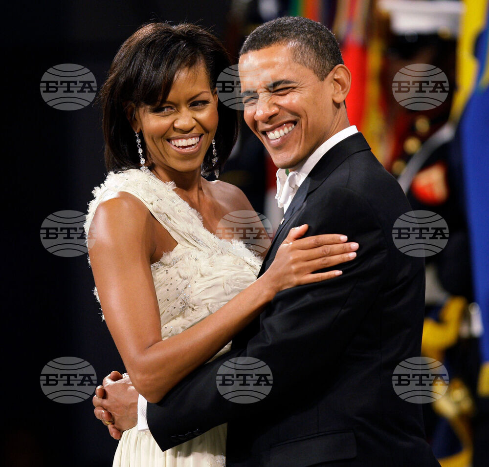 Барак и Мишел Обама бяха изобразени като маймуни във видео, публикувано от Тръмп