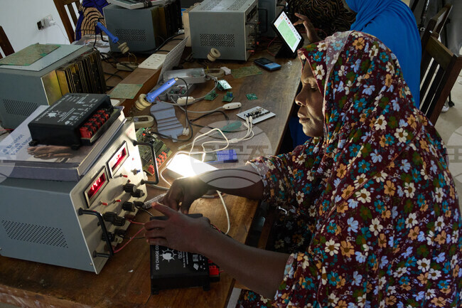 Tanzania Solar Mamas