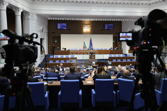 Парламентът ще обсъди ветото на президента върху законовите промени, свързани с функциите на особения управител в „Лукойл“
