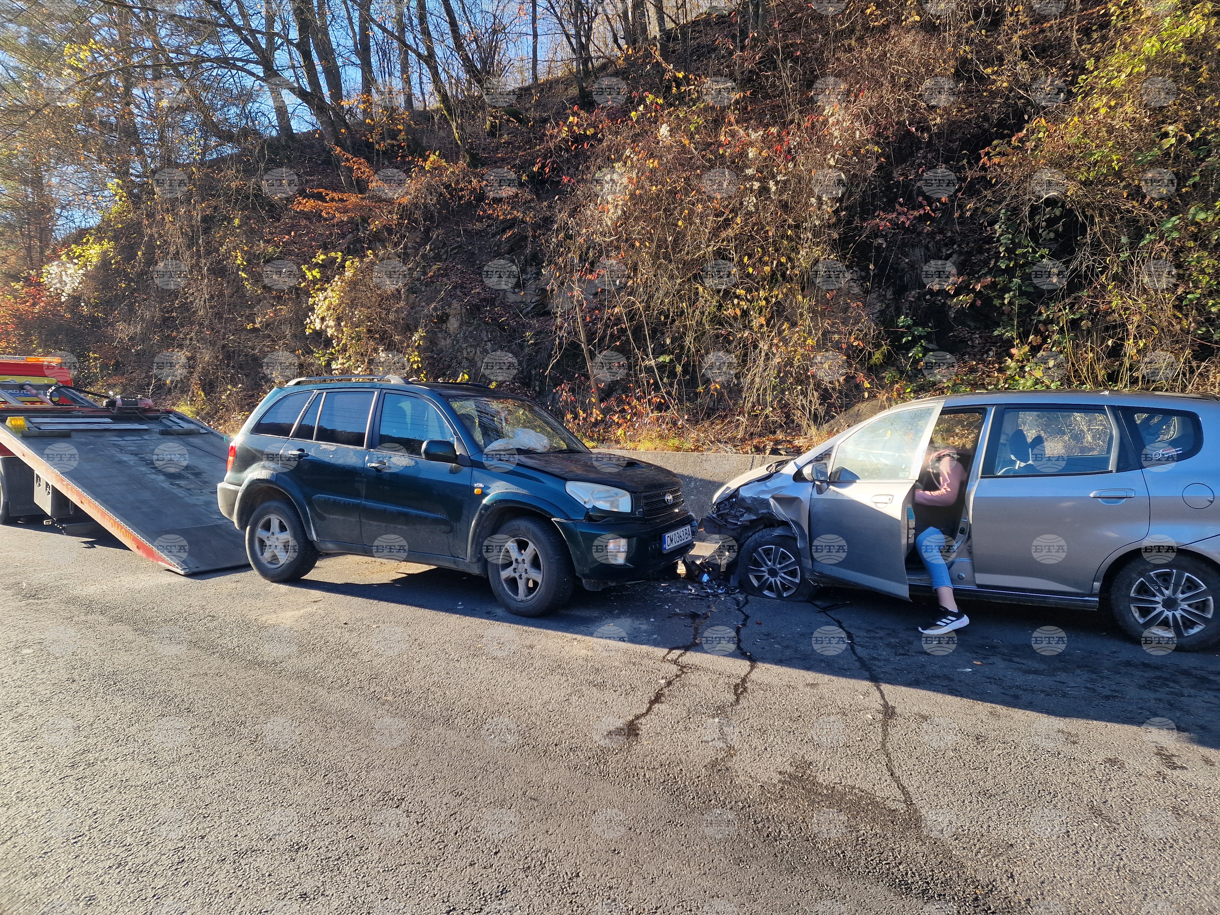 Заради катастрофа движението по пътя от Рожен към Смолян е затруднено