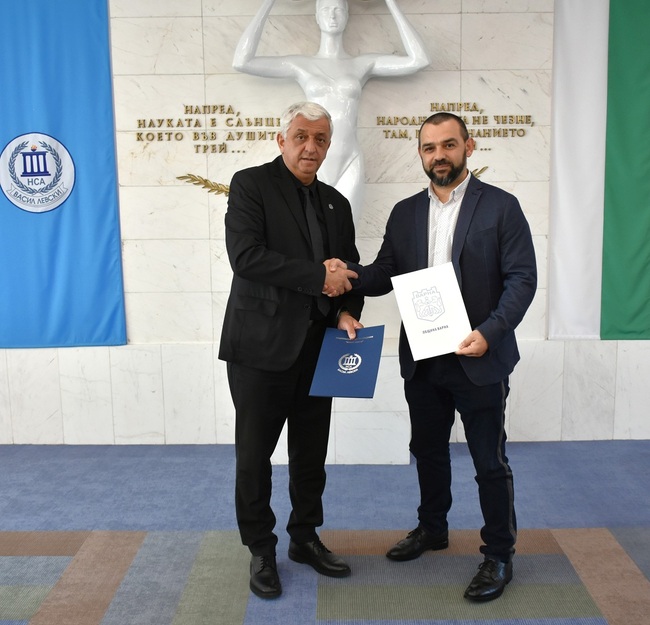 Заместник-кметът Илия Коев подписа договор за сътрудничество между Община Варна и Национална спортна академия