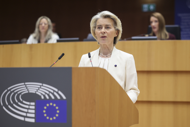 Има три възможности за продължаване на финансовата подкрепа за Украйна, каза Фон дер Лайен