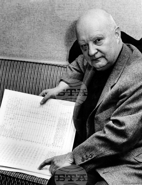 Композиторът Паул Хиндемит, от чието рождение се навършват 130 години, събирал детски влакчета и сам рисувал коледните си картички 