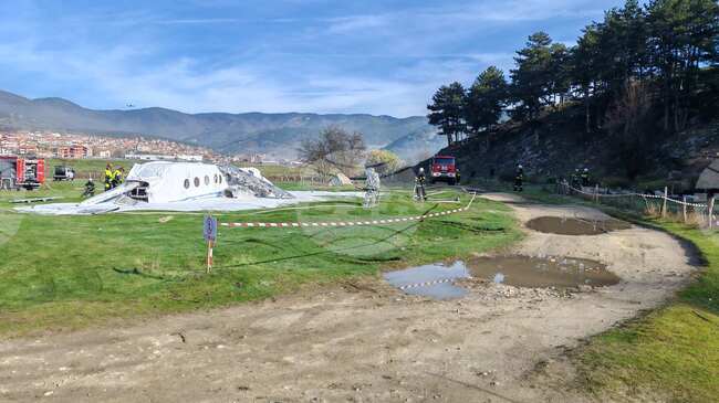 Практическо учение за реагиране при авиационно произшествие тече в района на велинградското село Драгиново