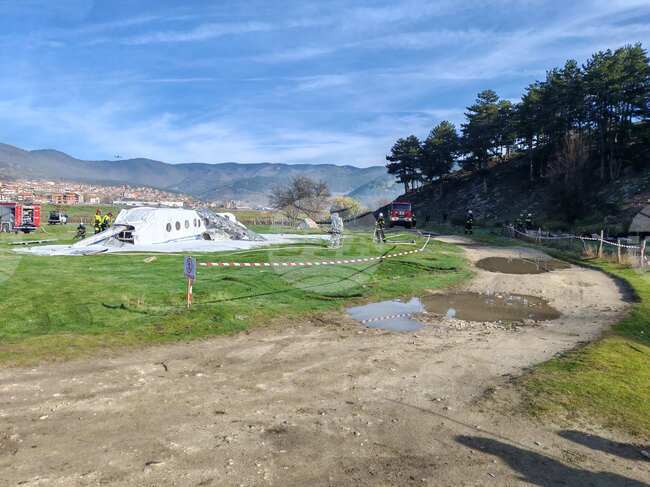 Практическо учение за реагиране при авиационно произшествие тече в района на велинградското село Драгиново