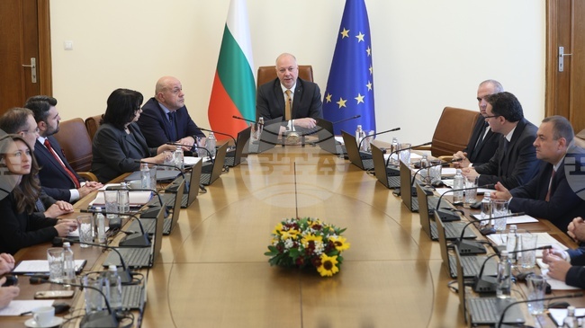 Кабинетът одобри стратегията за управление на държавния дълг за периода 2026 - 2028 година