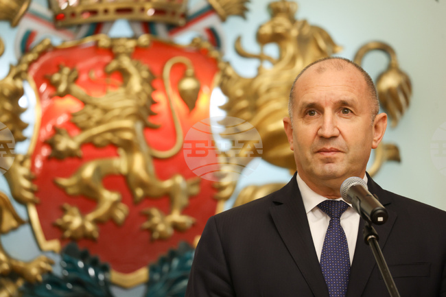 Президентът Румен Радев ще отличи с почетен знак военнослужещи за приноса им към националната сигурност 